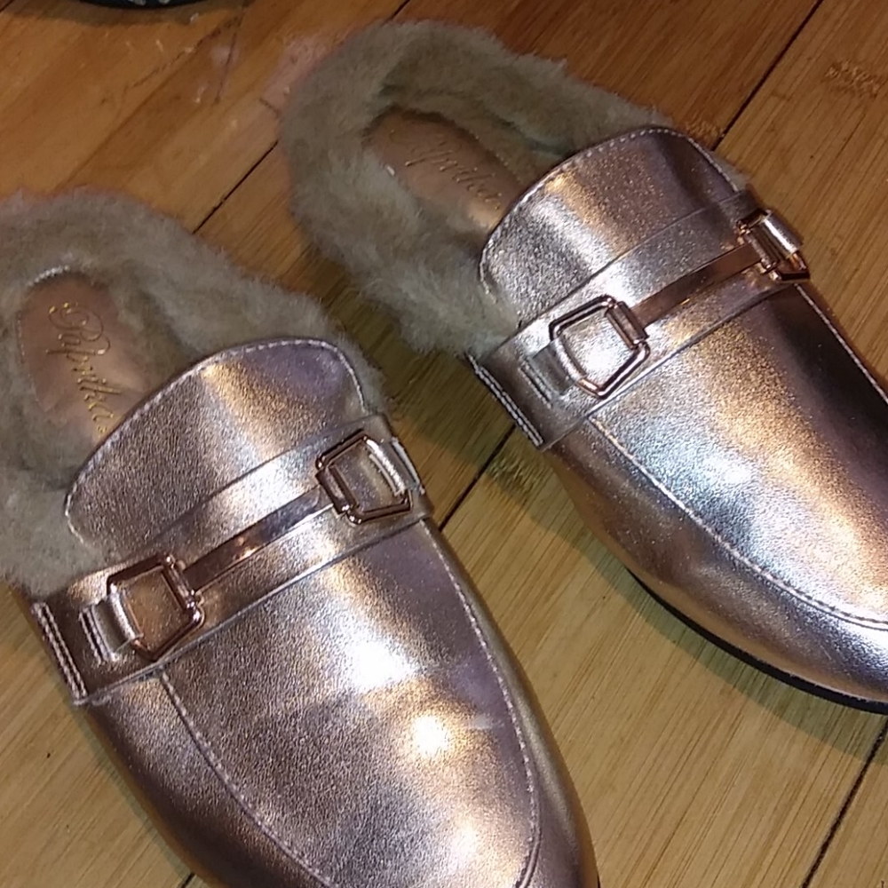 Rose gold loafers with fur